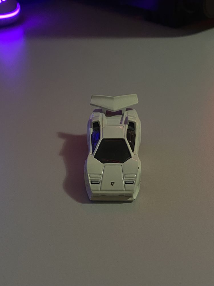 Hot Wheels Tooned Lamborghini Countach 2004