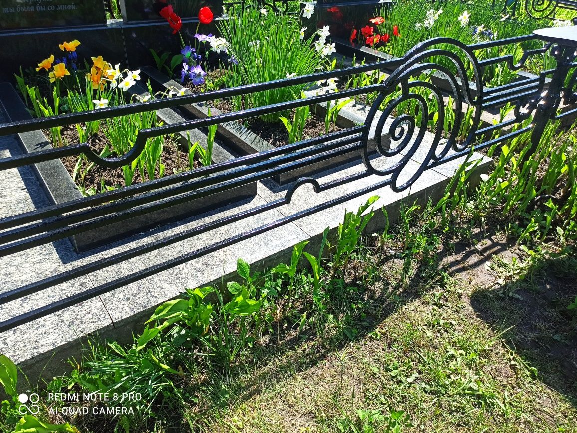 Ограда кованая б/у оградка ритуальная ковка столик лавочка на кладбище