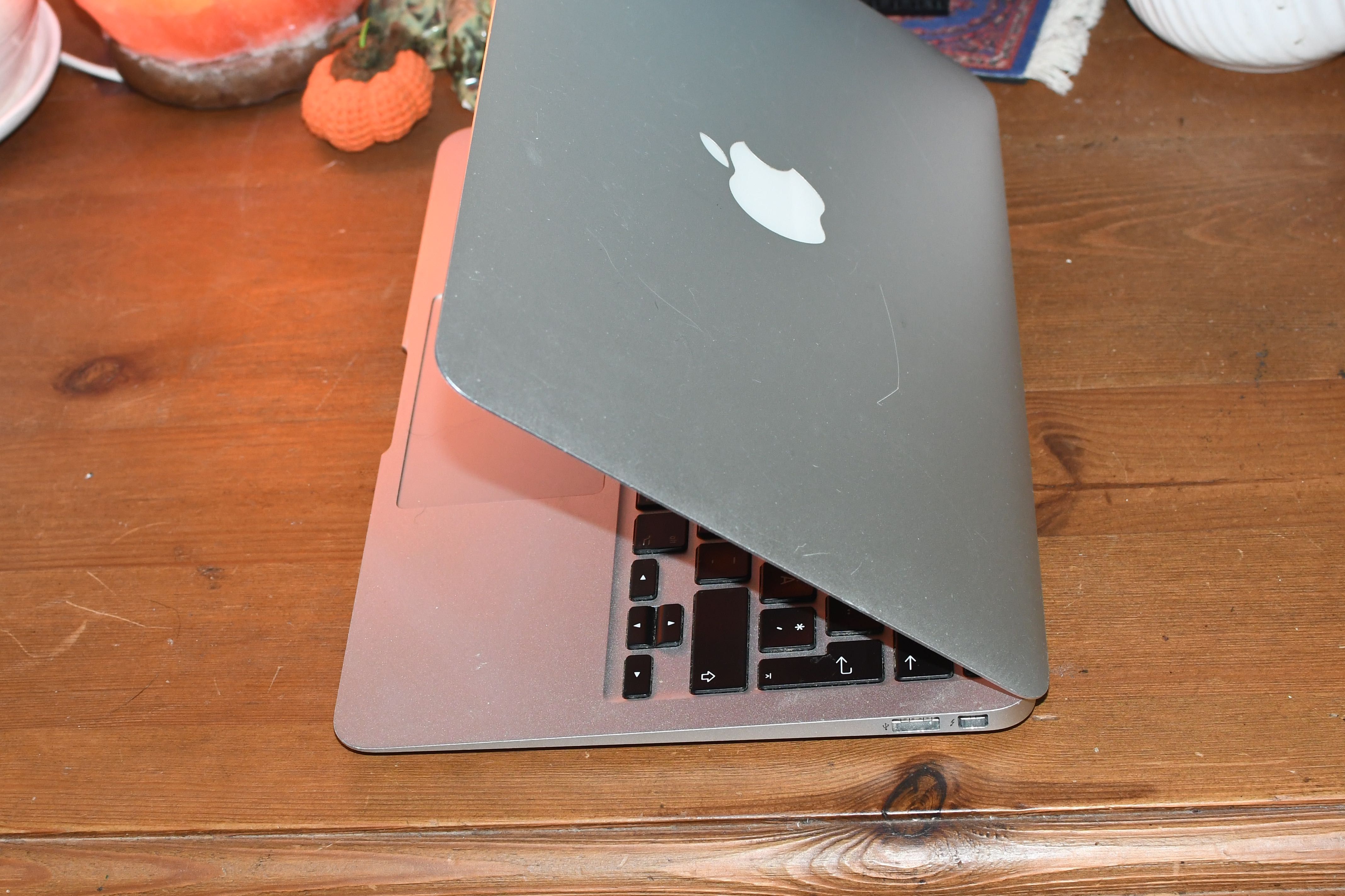 Macbook 11" A1465 Core i5 1700mhz 4gb 128gb 2012r Catalina