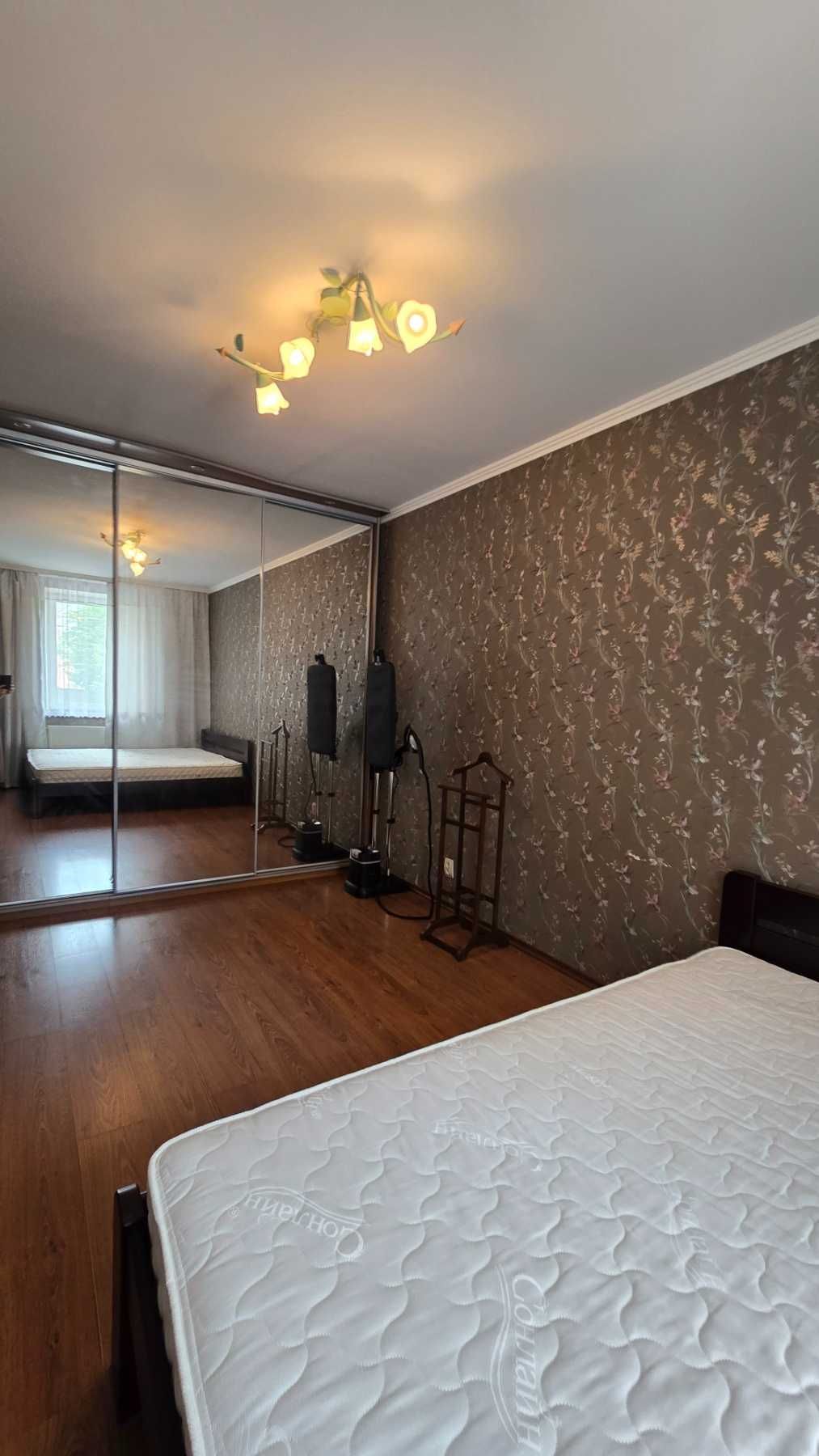 Продаж 2 кімнатної квартири в Центрі 9052