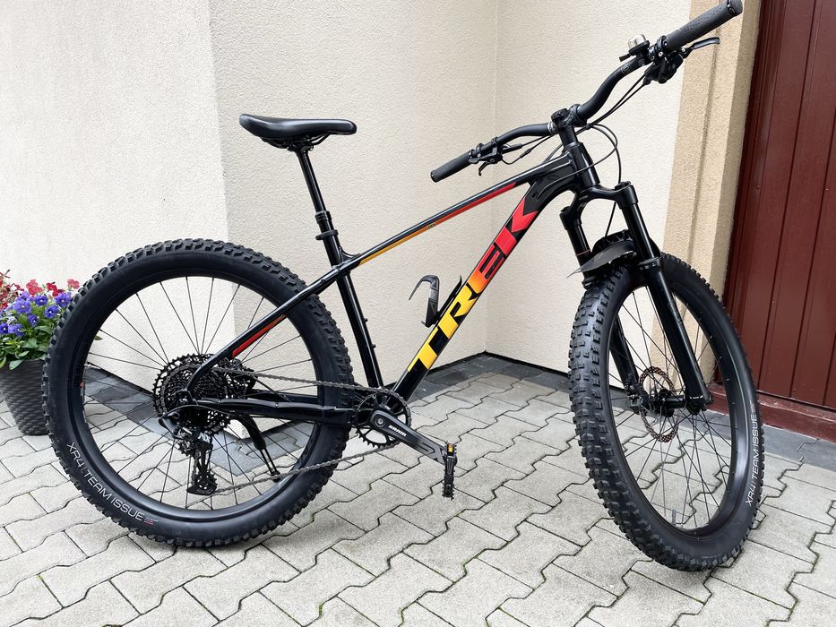 Piekny gravel szosa z 2023 cube trek domane al2 disc