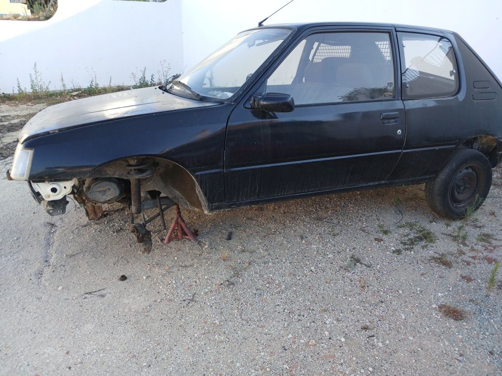 Peugeot 205 a peças