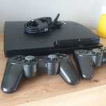 Konsola Play Station 3 slim + pady