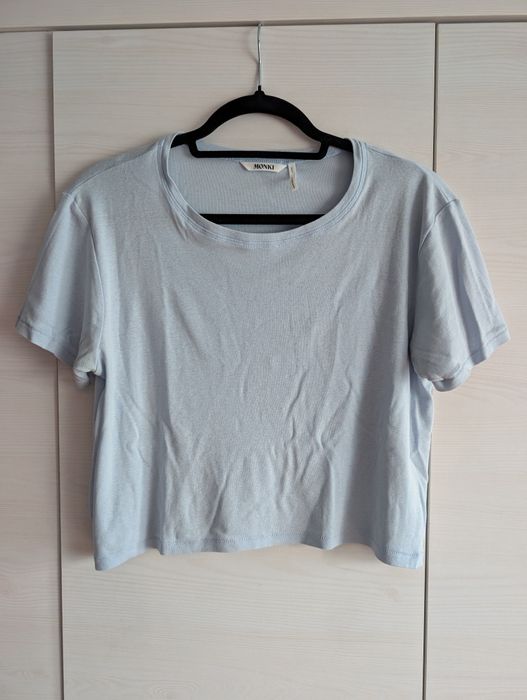 Niebieski crop top z krótkim rękawem, Monki