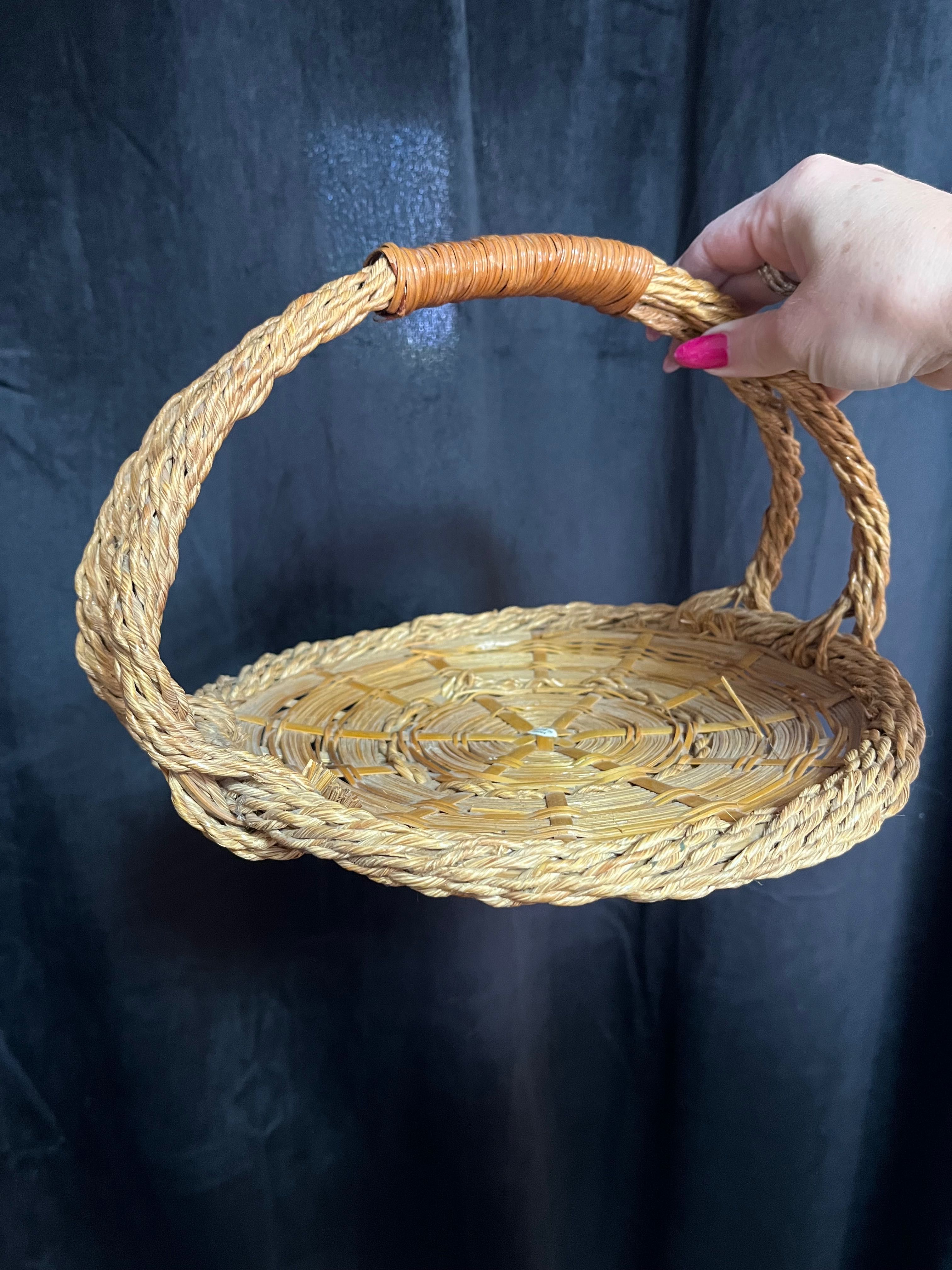 Koszyczek ratanowo -wiklinowy