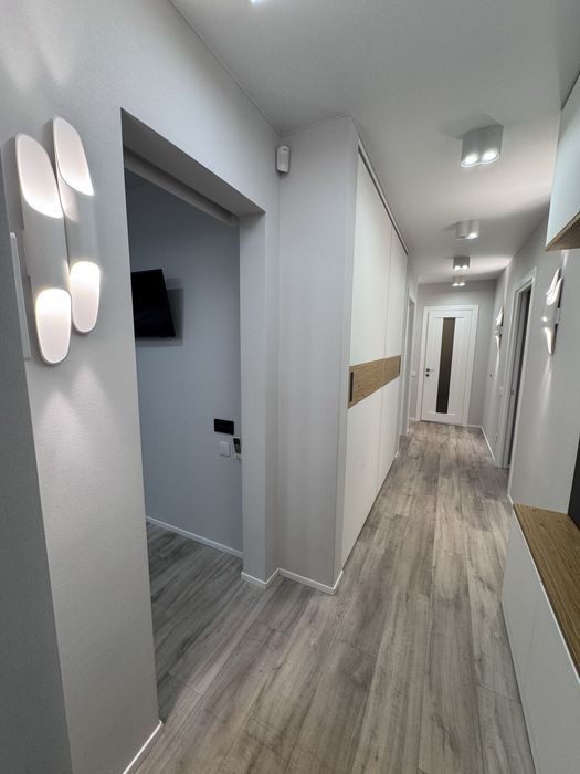 Аренда 3к.кв. Новострой 2000х, м. Центр рынок, Ул. Дмитриевская д.5.