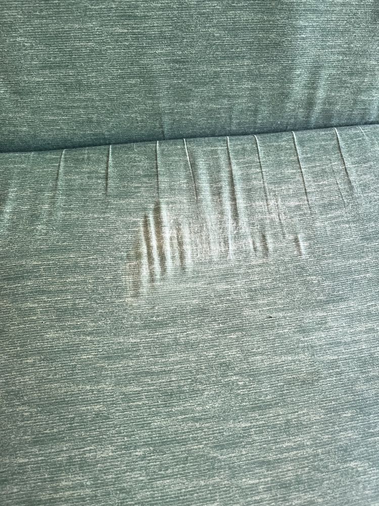 Sofá-Cama Verde com Braços em Madeira