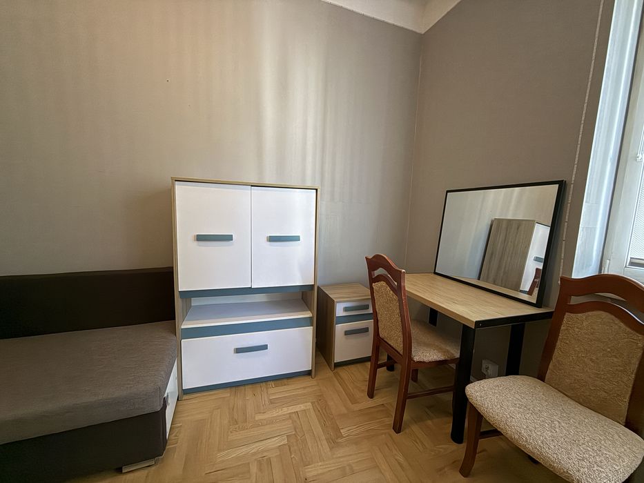 Kawalerka 20m2 2000 zl + oplaty ok 250 zl