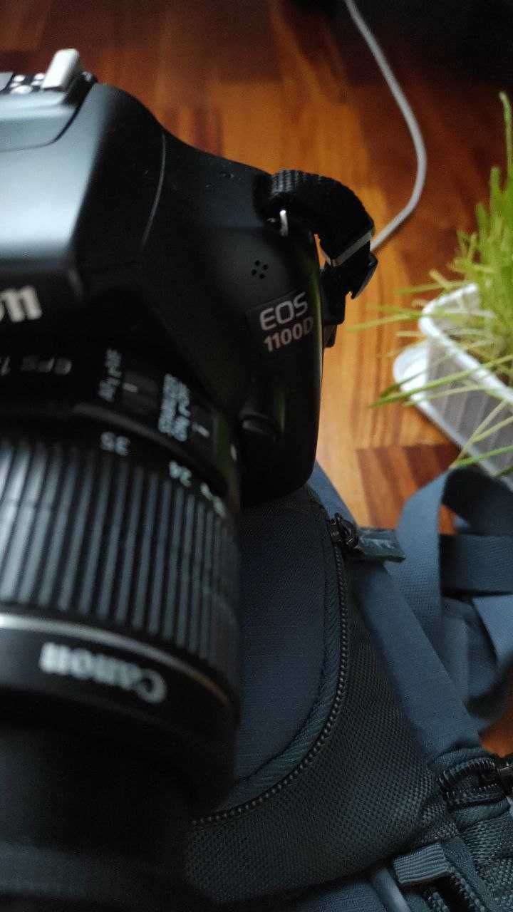 Canon Lustrzanka EOS 1100D korpus + obiektyw +  torbą  i ładowarką