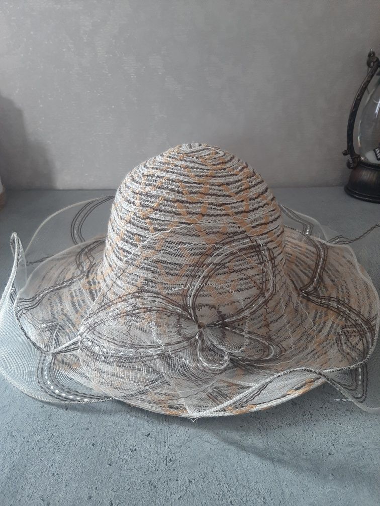 Капелюхи (шляпи) різні