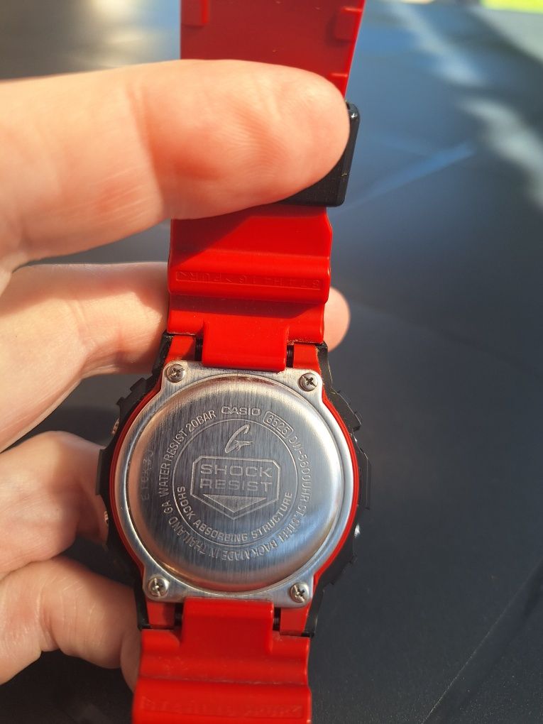 Часы Casio DW-5600HR-1ER
