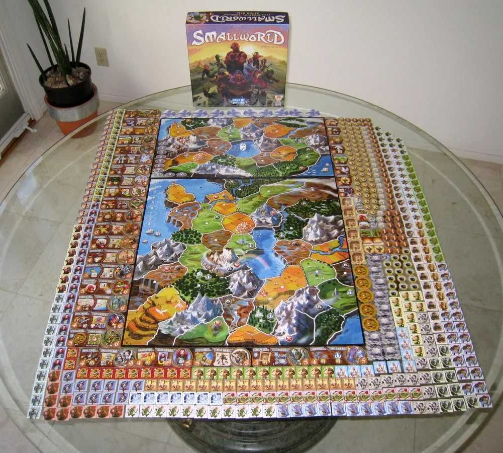 Настільна гра Small world Нова