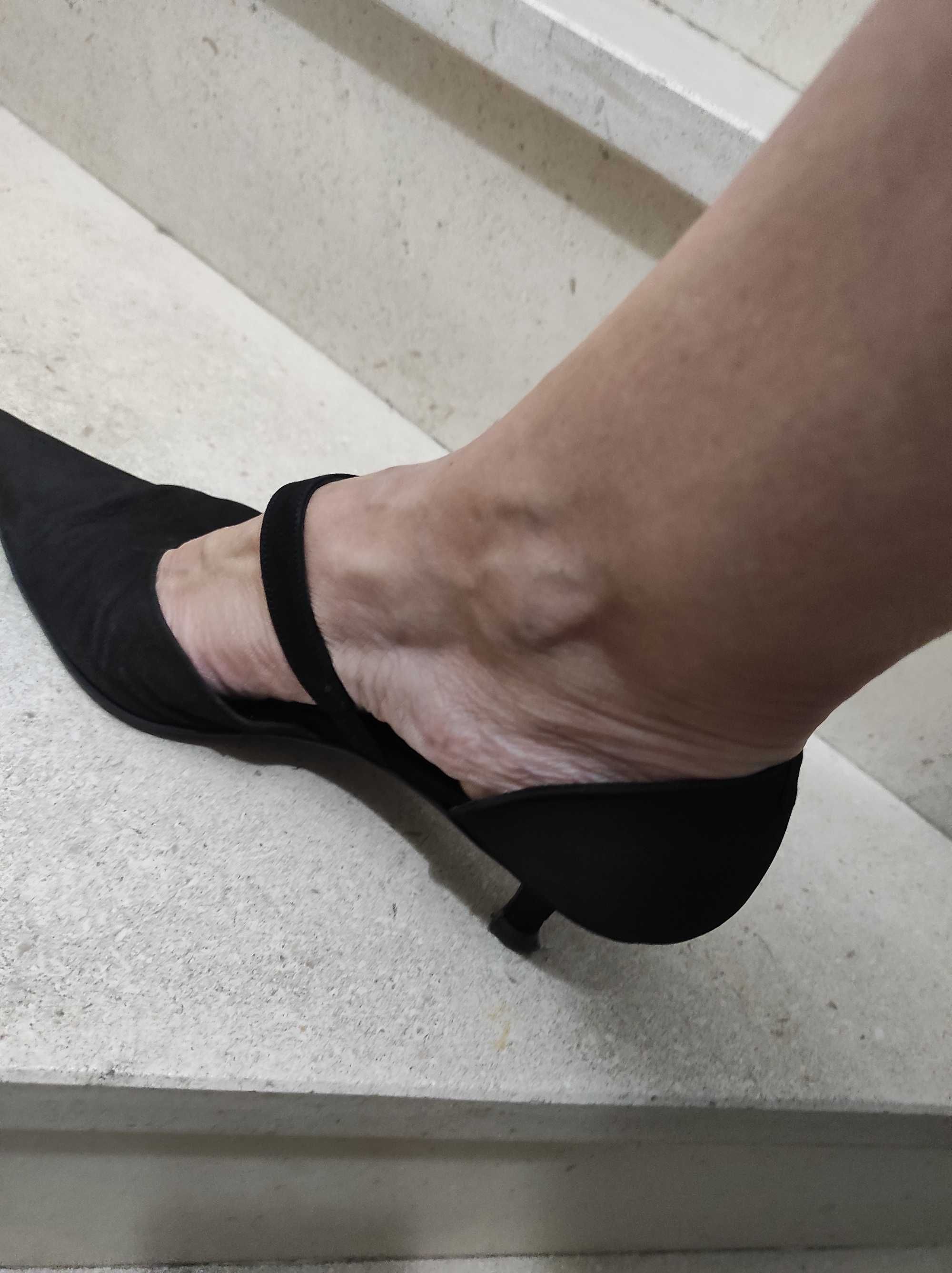 Sapatos em pele 38 marca Lodi