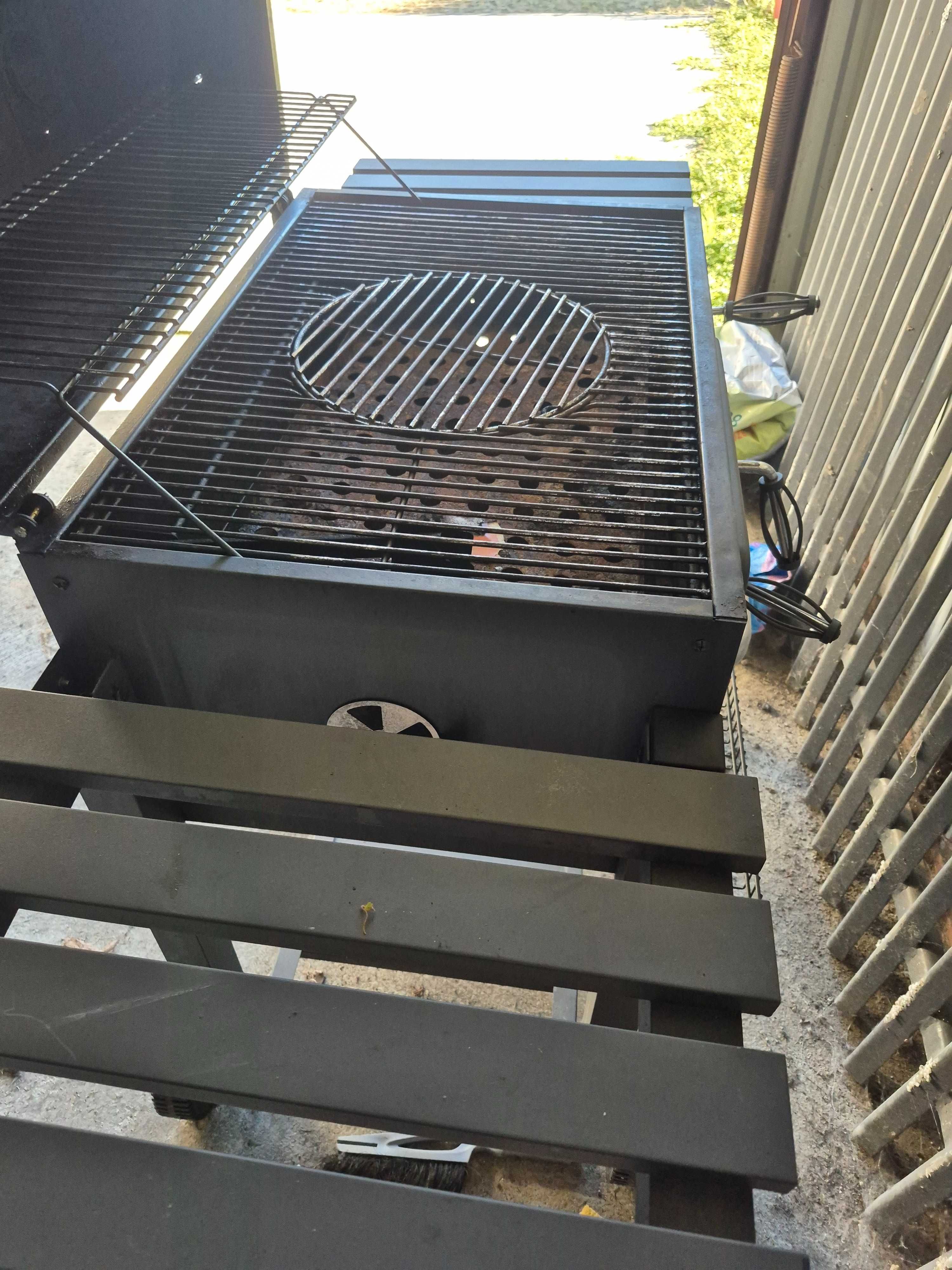 Sprzedam grill węglowy
