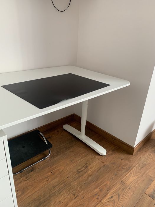 Białe biurko Bekant IKEA 160x80