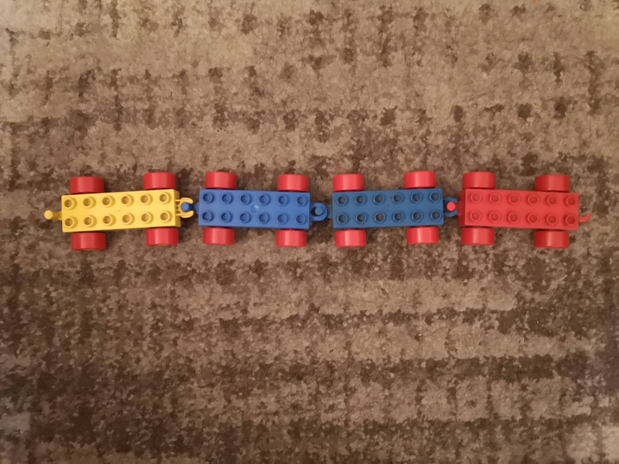 LEGO Duplo z lat 90 4 podwozia od Auta