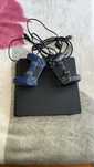 Playstation 4 slim 1tb plus 2 pady i kable