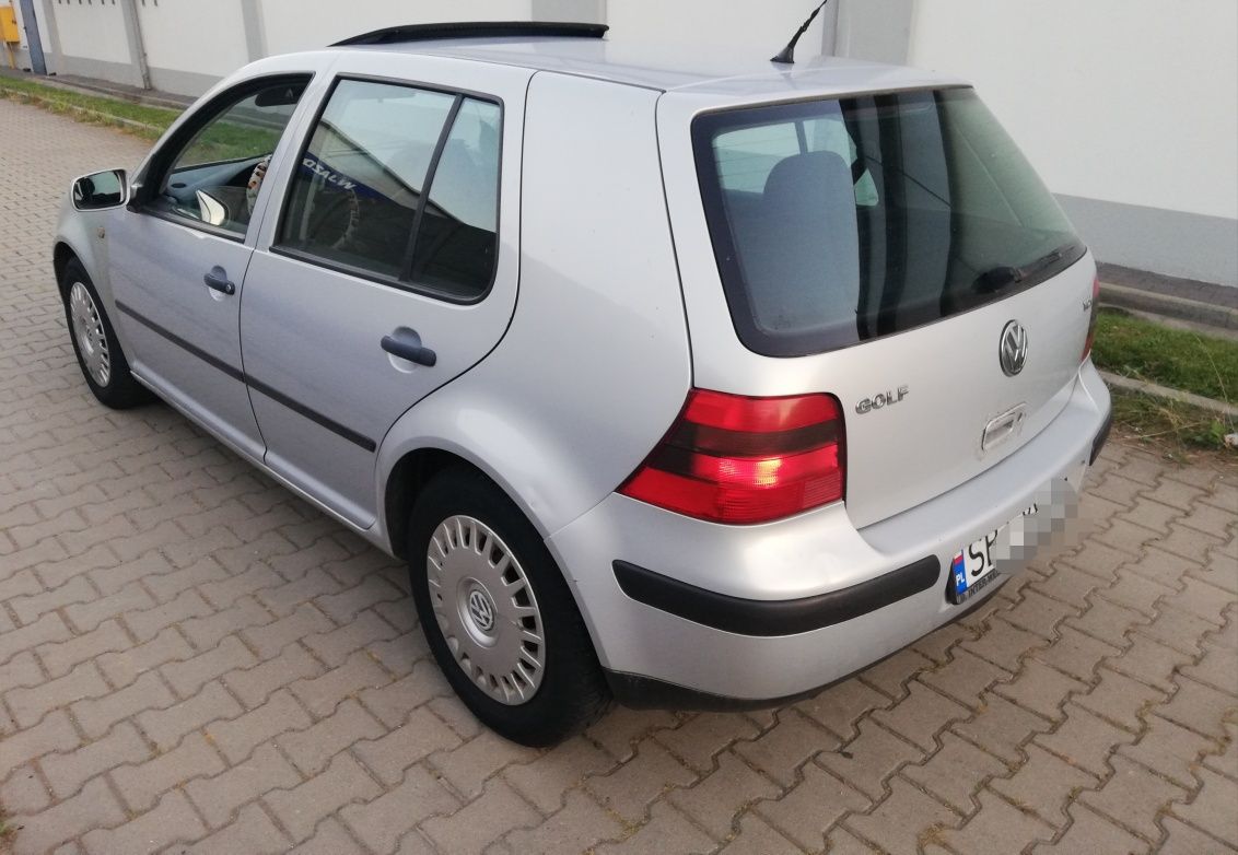 Sprzedam Golfa 1998 r 1,9 TDI, 90 KM, Sprawny, nie ma rdzy,ekonomiczny