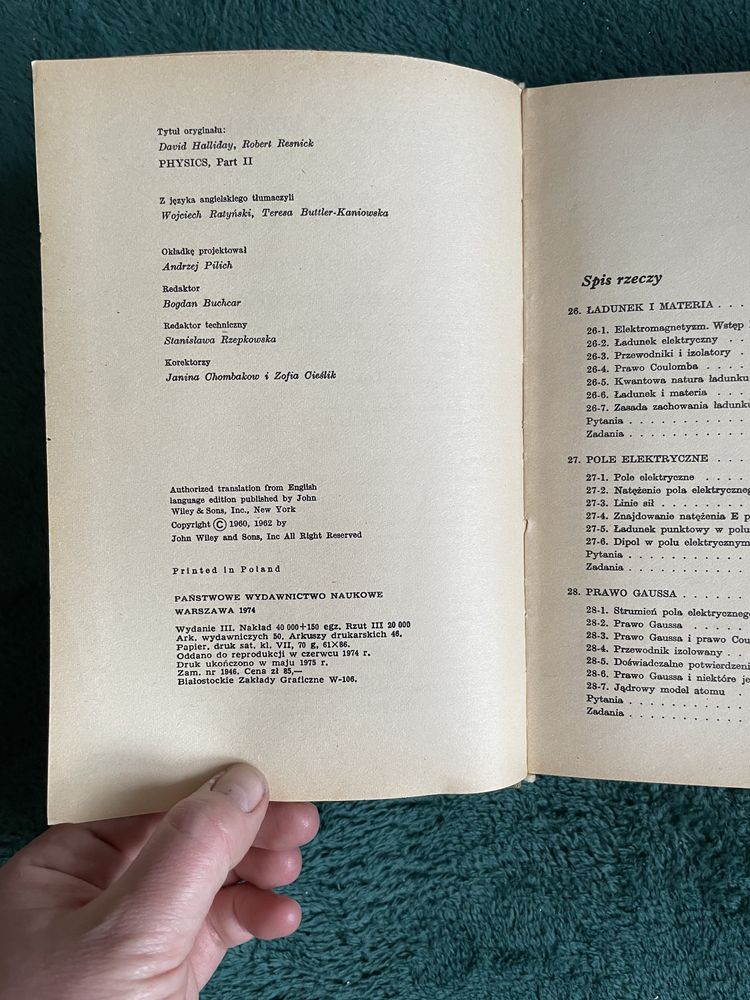 Książka Fizyka tom II Halliday Resnick PWN 1974