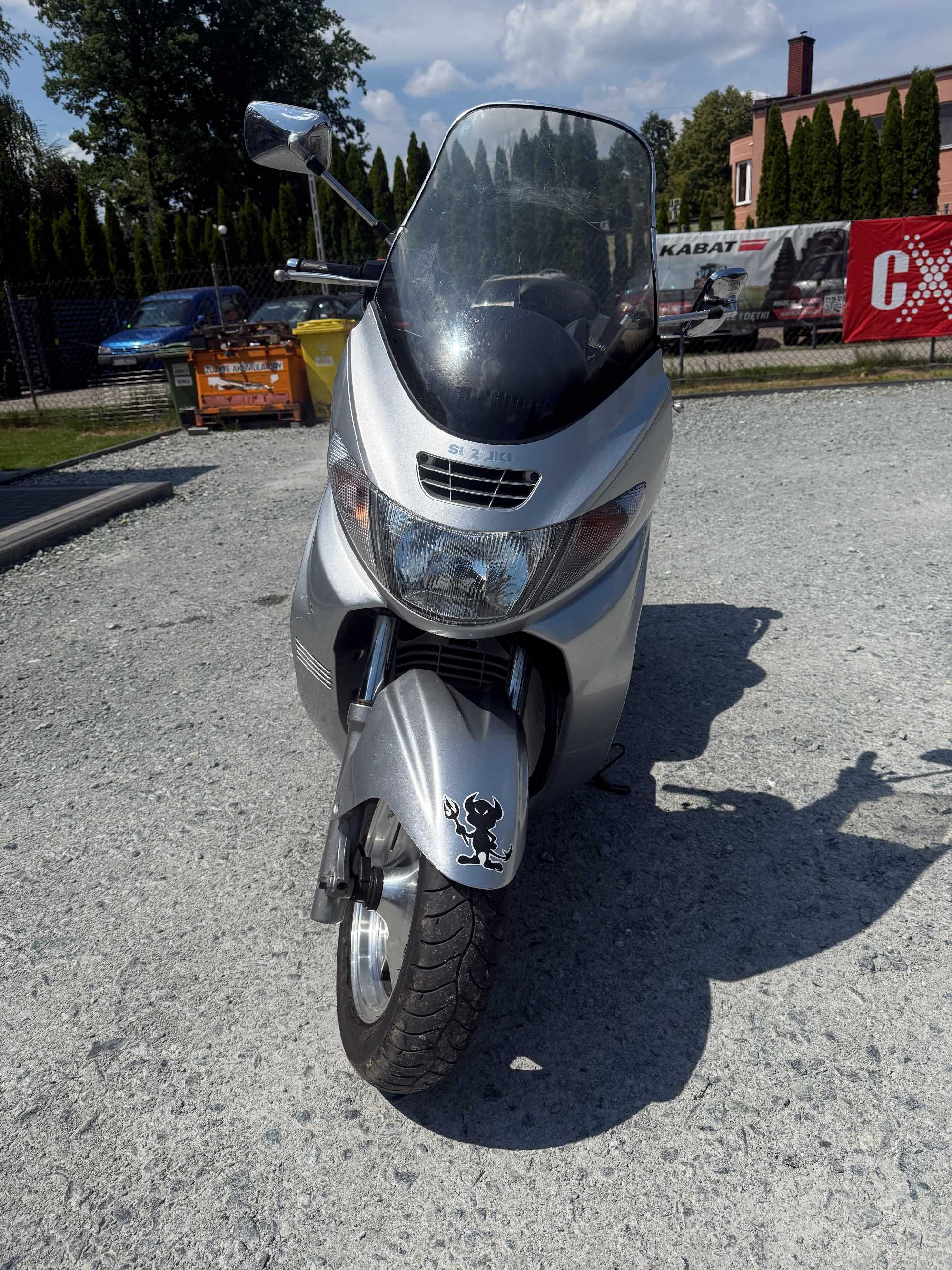Suzuki Burgman 250 w bardzo dobrym stanie, bezwypadkowy.
