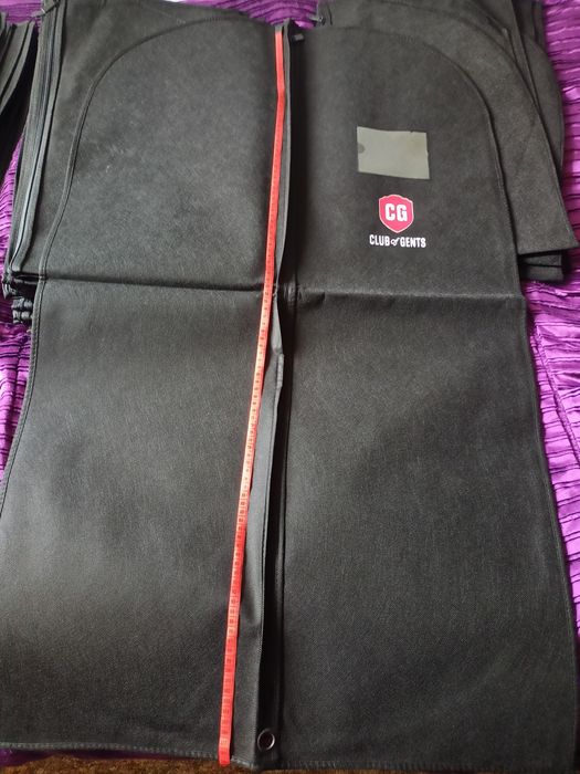 Pokrowce na ubrania.