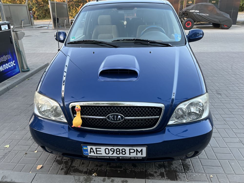 Продам KIA carnival