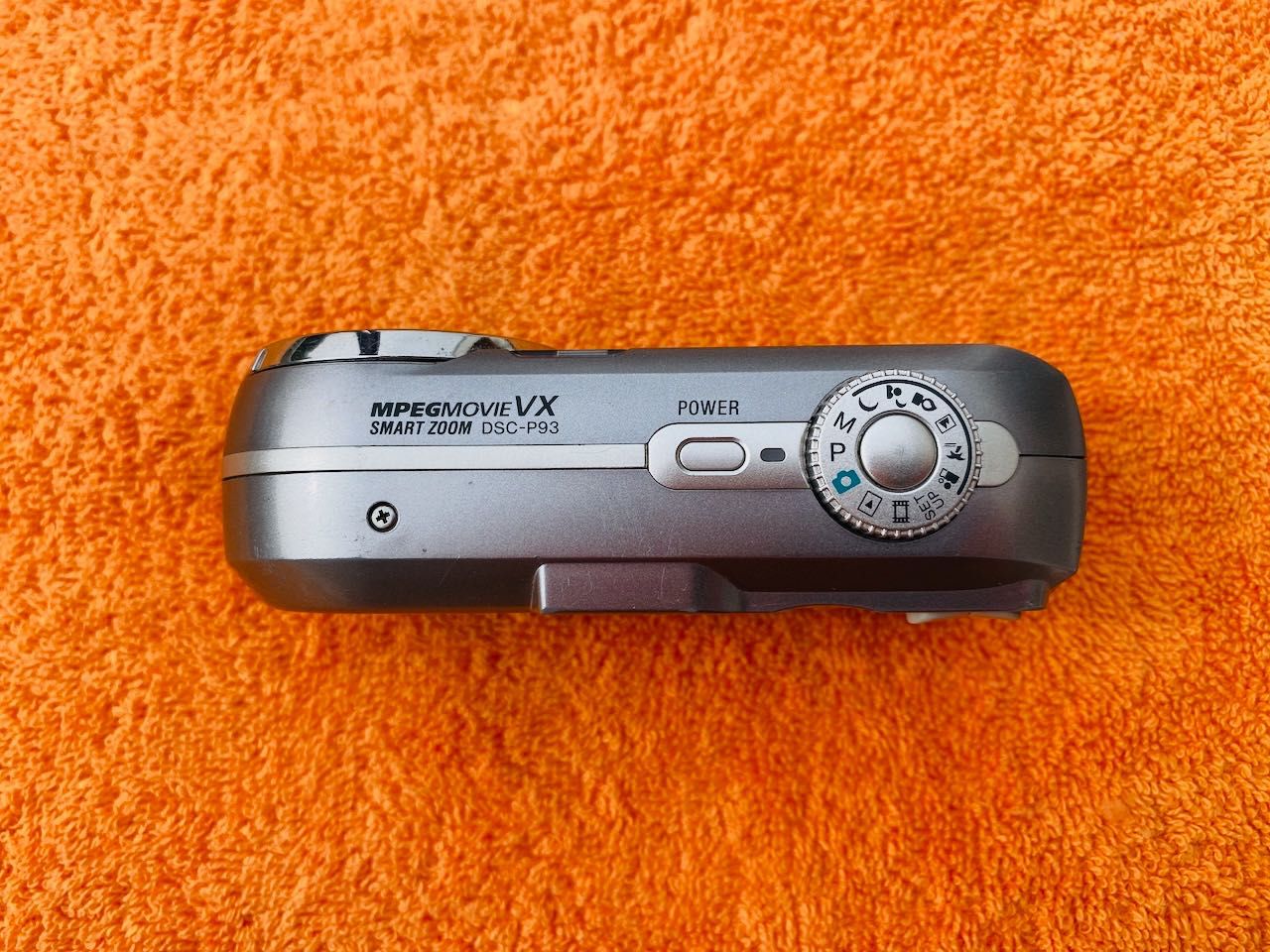 Vintage Sony Digital Camera from early 2000s maquina fotografica