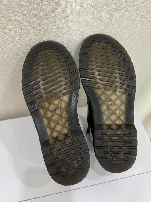 Продам чорні челсі від Dr. Martens