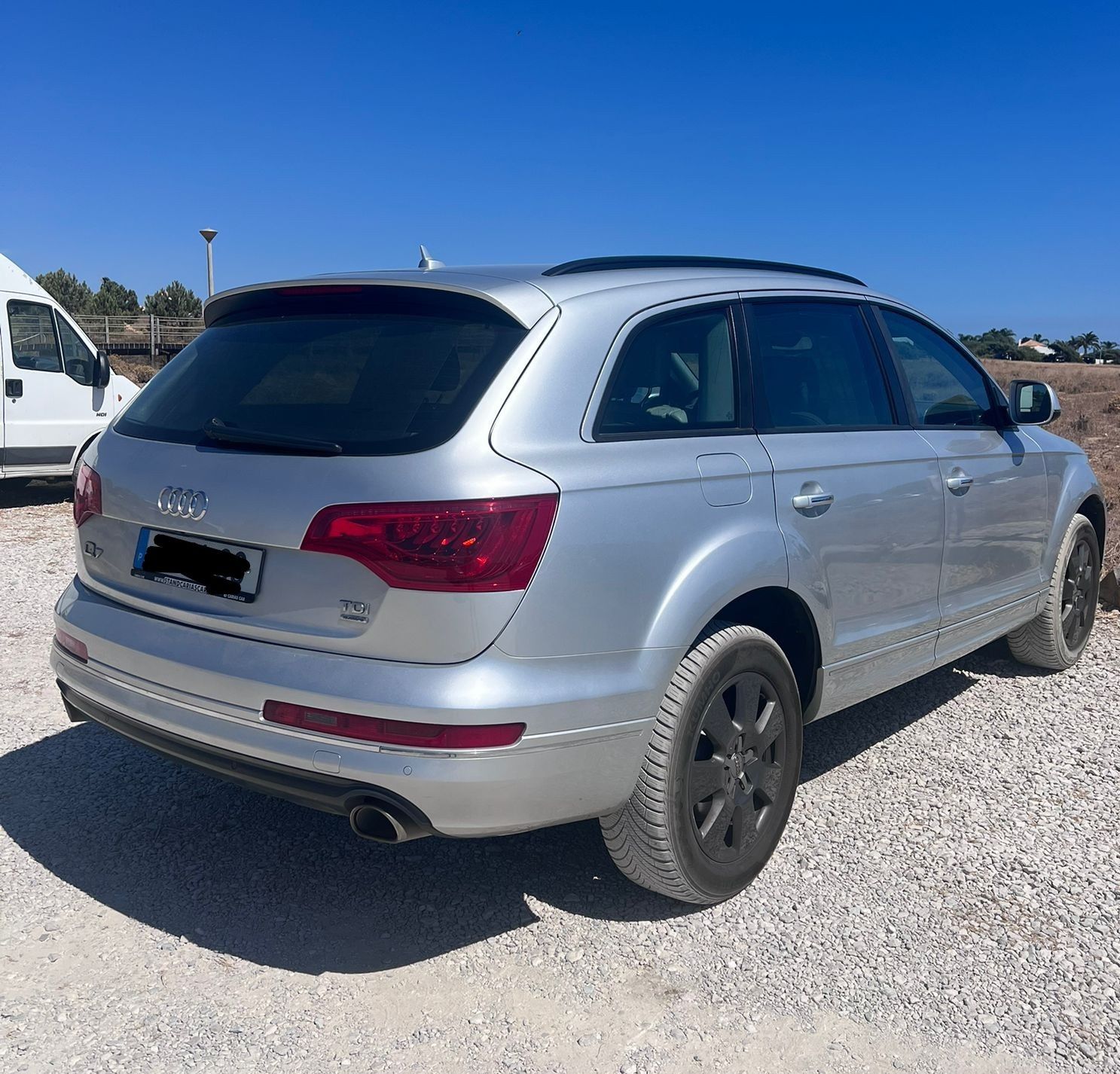 Audi Q7 vende-se