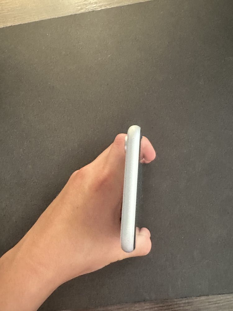 Iphone xr 64gb, 75% батарея
