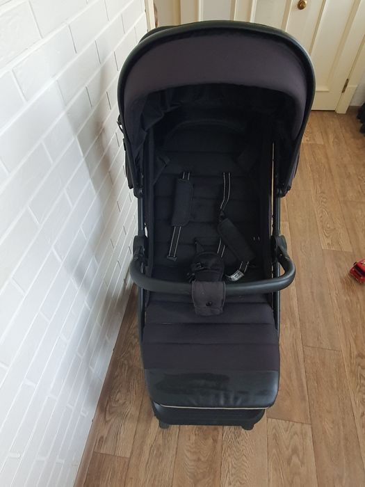 Прогулянкова коляска Carrello Bravo plus