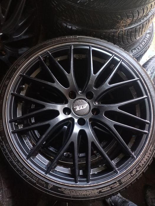 Koła 235/35/19 Nokian Felgi ATS 8,5jx19 ET45 5x112 Otwór centralny 70