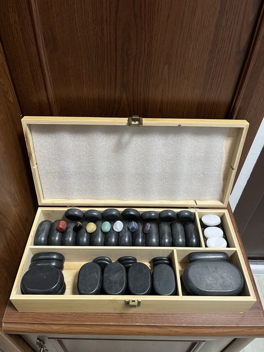 Стоун-масаж (масаж гарячим камінням)