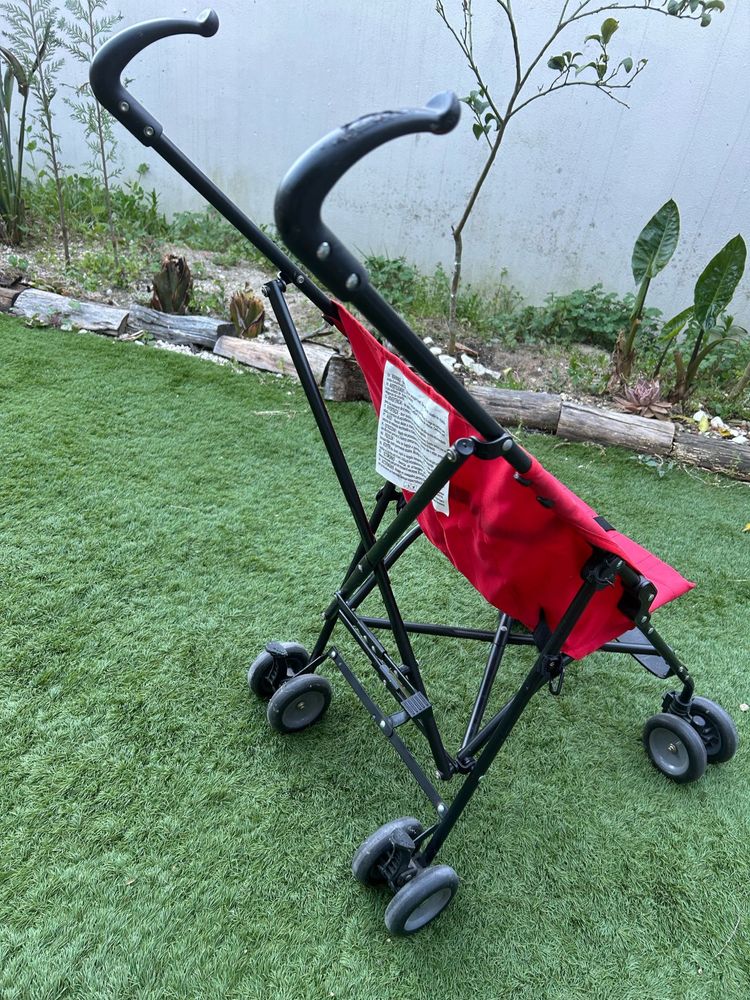 Carrinho de passeio em otimo estado
