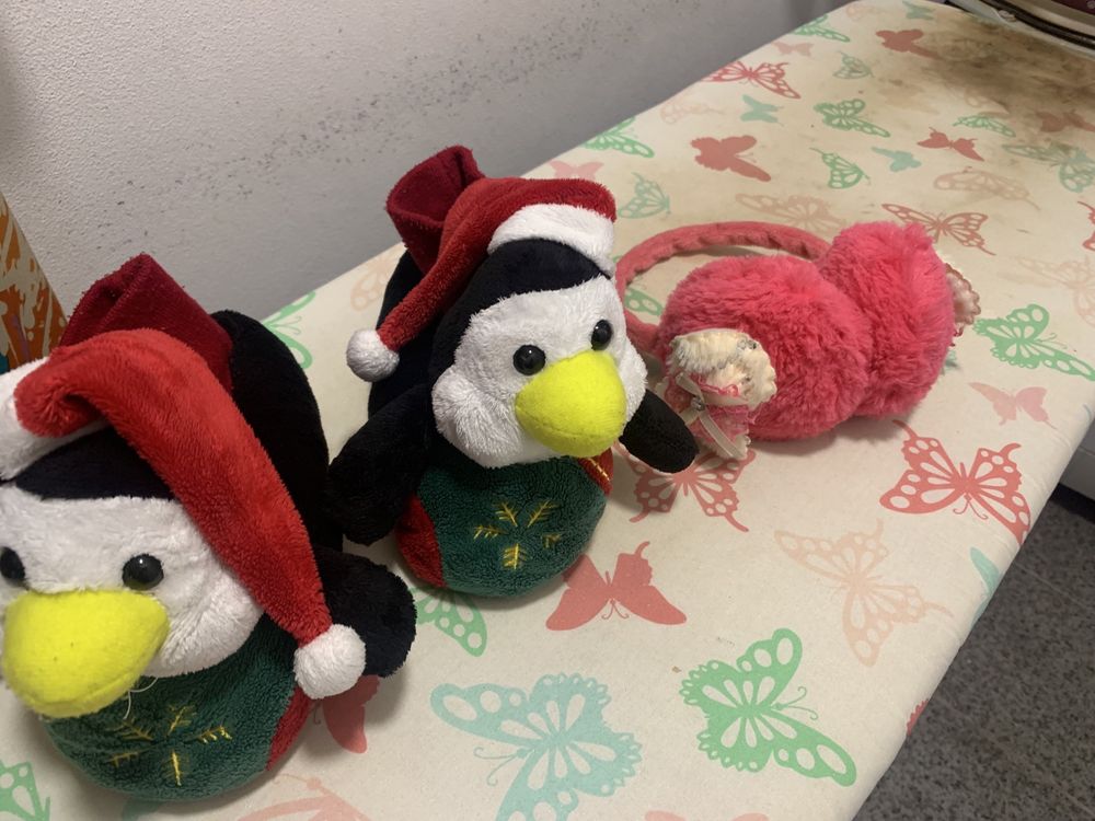 Pantufas e tapa orelhas e bandolete do mickey