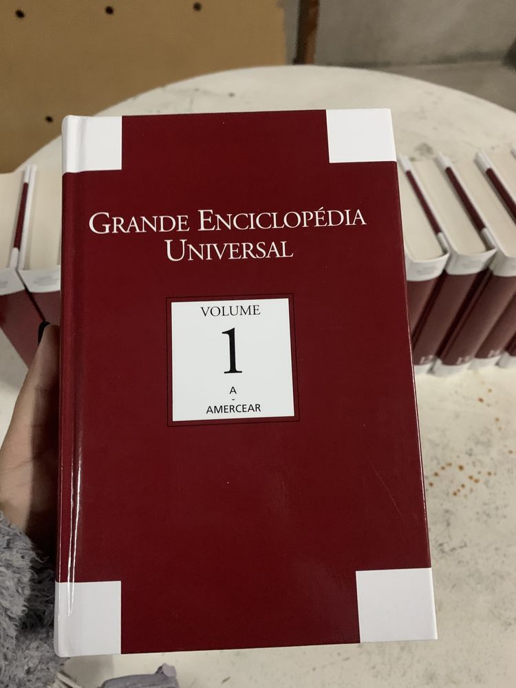 “Grande enciclopédia Universal” coleção