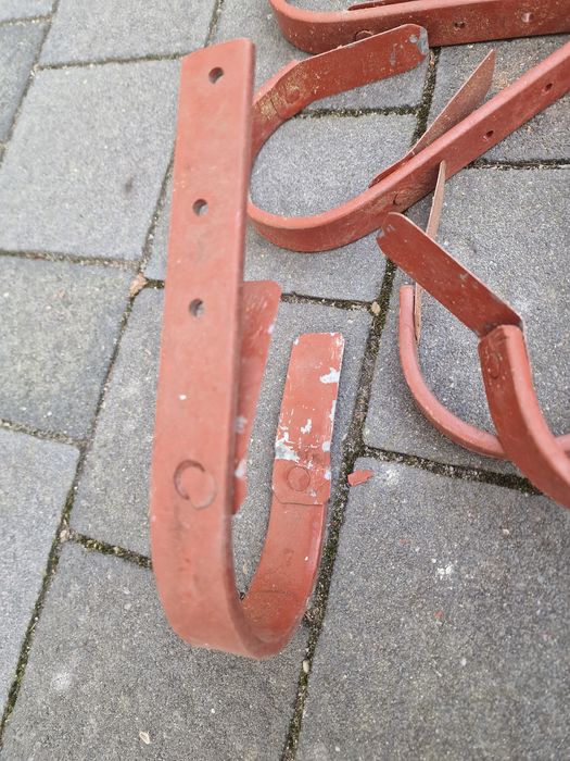 Sprzedam uchwyty do mocowania rynien