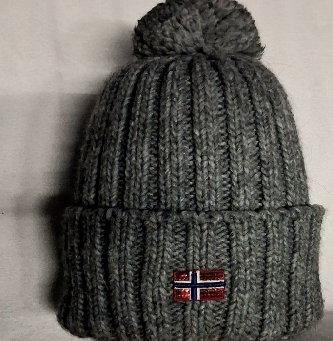 Napapijri zimowa czapka w kolorze szarym one size