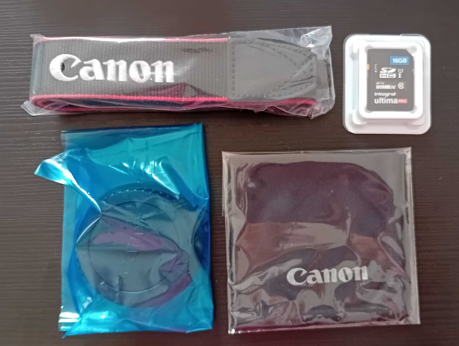 Máquina fotográfica - Canon EOS 2000D