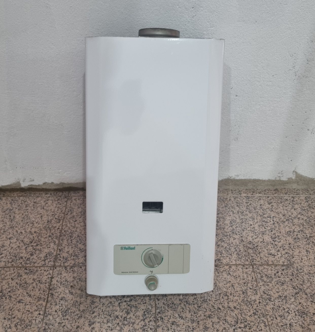 Esquentador Vaillant para peças  precisa talvez de uma limpeza