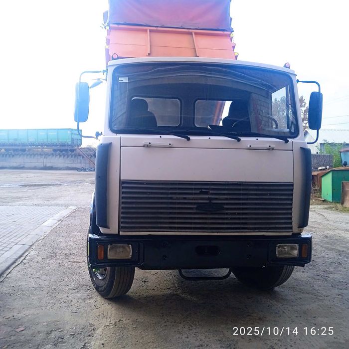 МАЗ 555102 самосвал самоскид