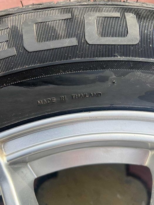 Продам комплект дисків R17 із всесезонною гумою .