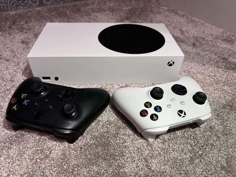 Xbox Series S 512gb + ігри / 2 джойстика