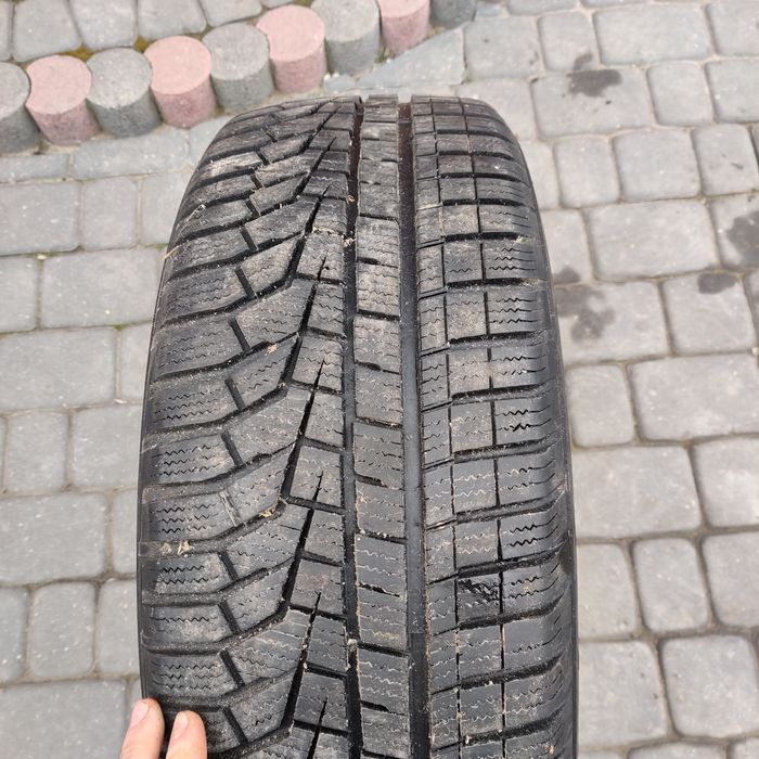 Opony zimowe 215/55R18  HANKOOK