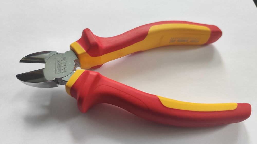 Szczypce tnące boczne chromowane 160mm firmy Garant
