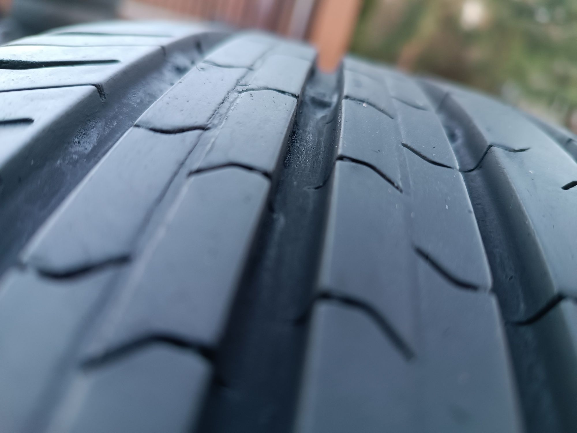 Sprzedam prawie nowe opony Continental 205/55 r17