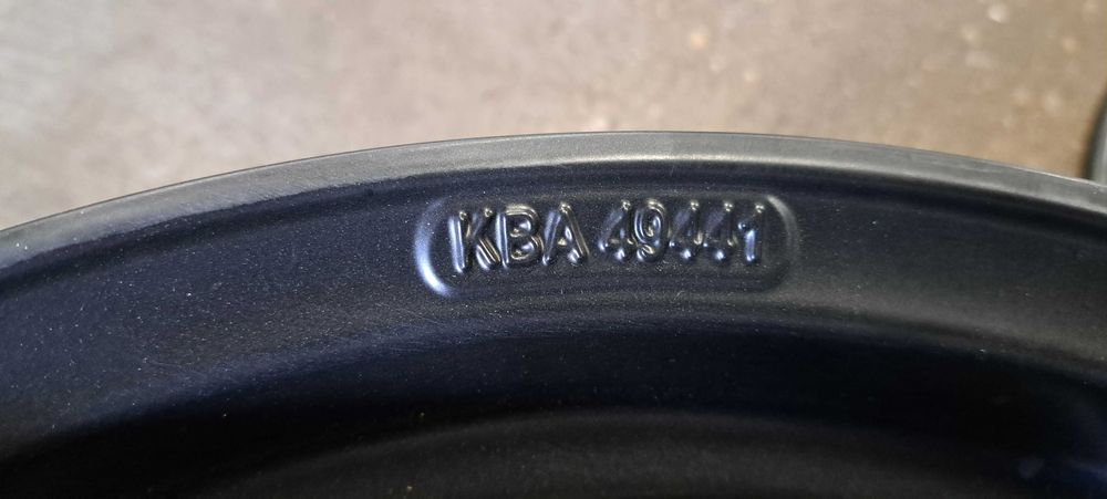 Felgi aluminiowe 6,5jx16 et43 5x112 Vw Audi Seat Skoda Czarne