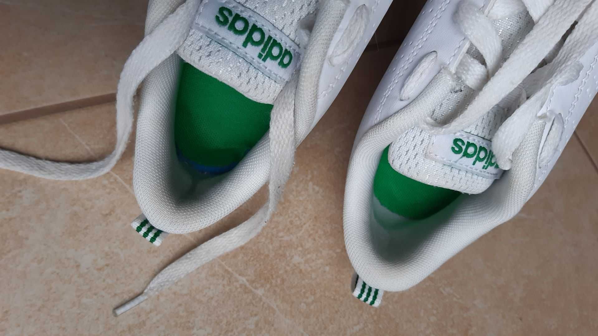 Buty Adidas oryginał dla dziewczynki  r.33 Białe