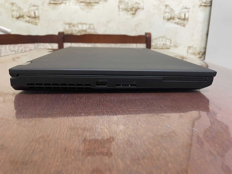 Ноутбук 15" FHD IPS Lenovo Thinkpad P52 (Xeon E-2176M/16/256/P2000)