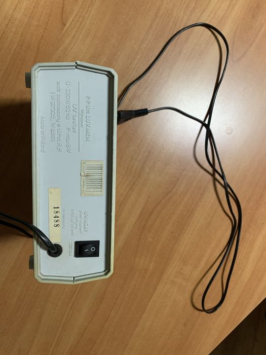 Stary tester banknotów